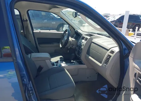 2009 Ford Escape Xlt z USA, uszkodzony, nr VIN 1FMCU03709KA80214